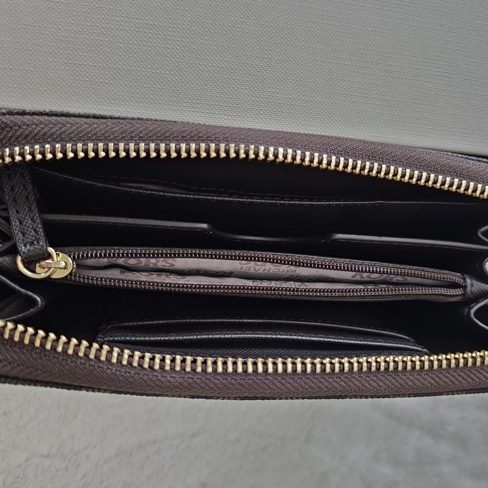 Michael Kors Jet Set Brown Wristlet Zipped Wallet - Picture 5 of 11